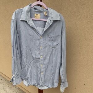 Tommy Bahama Men's Light Blue Casual Button Down Shirt